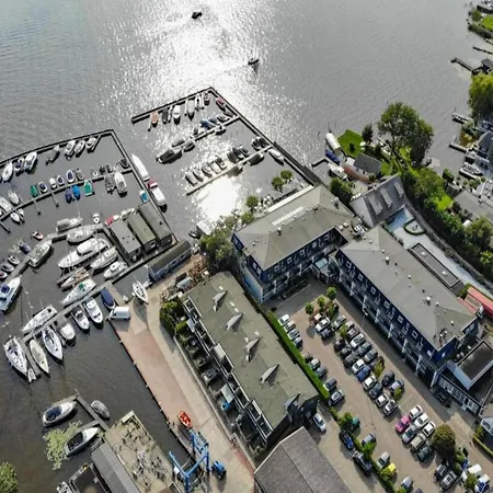 Holiday home Relaxing Waterfront Nieuw-Loosdrecht