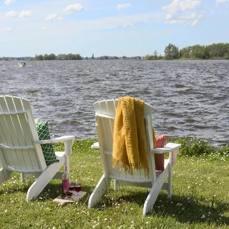 With A Fireplace At Loosdrechtse Plassen *