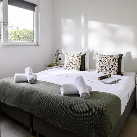 Holiday home Relaxing Waterfront Nieuw-Loosdrecht